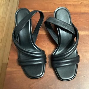 Caslon 7 m black heel sandal leather